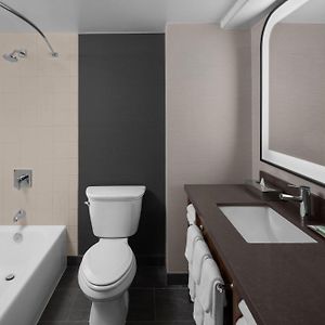 Corner Queen Room Mobility accessible